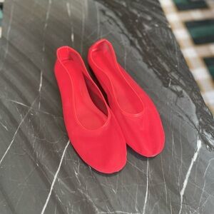 Mesh flats in red